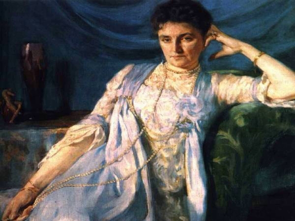 امرأة من ورق