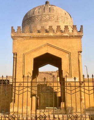 ضريح حافظ ابراهيم